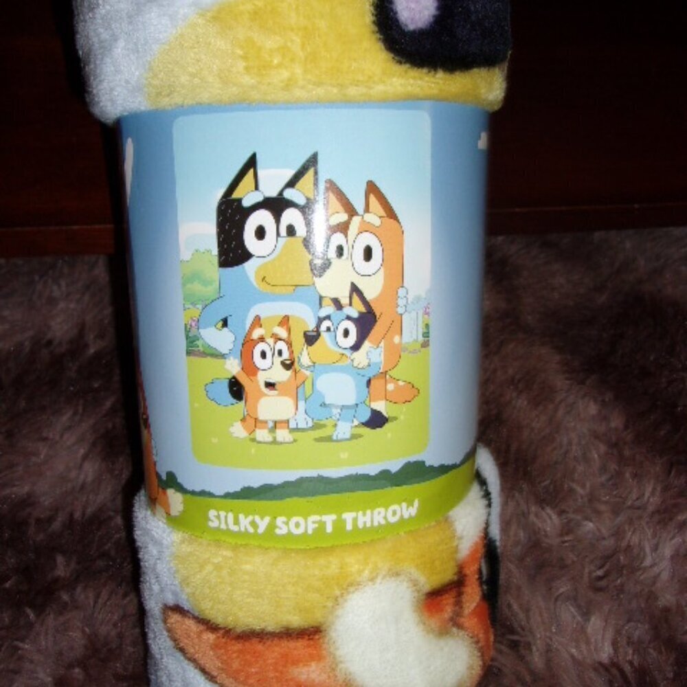 Bluey Family Garden Silk Touch Throw Blanket New